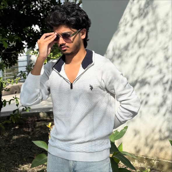 HALF ZIPPER SWEATER - OFF WHITE