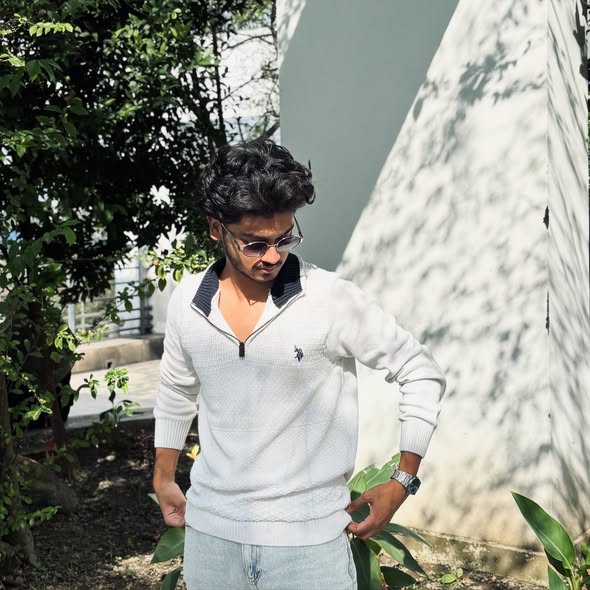 HALF ZIPPER SWEATER - OFF WHITE