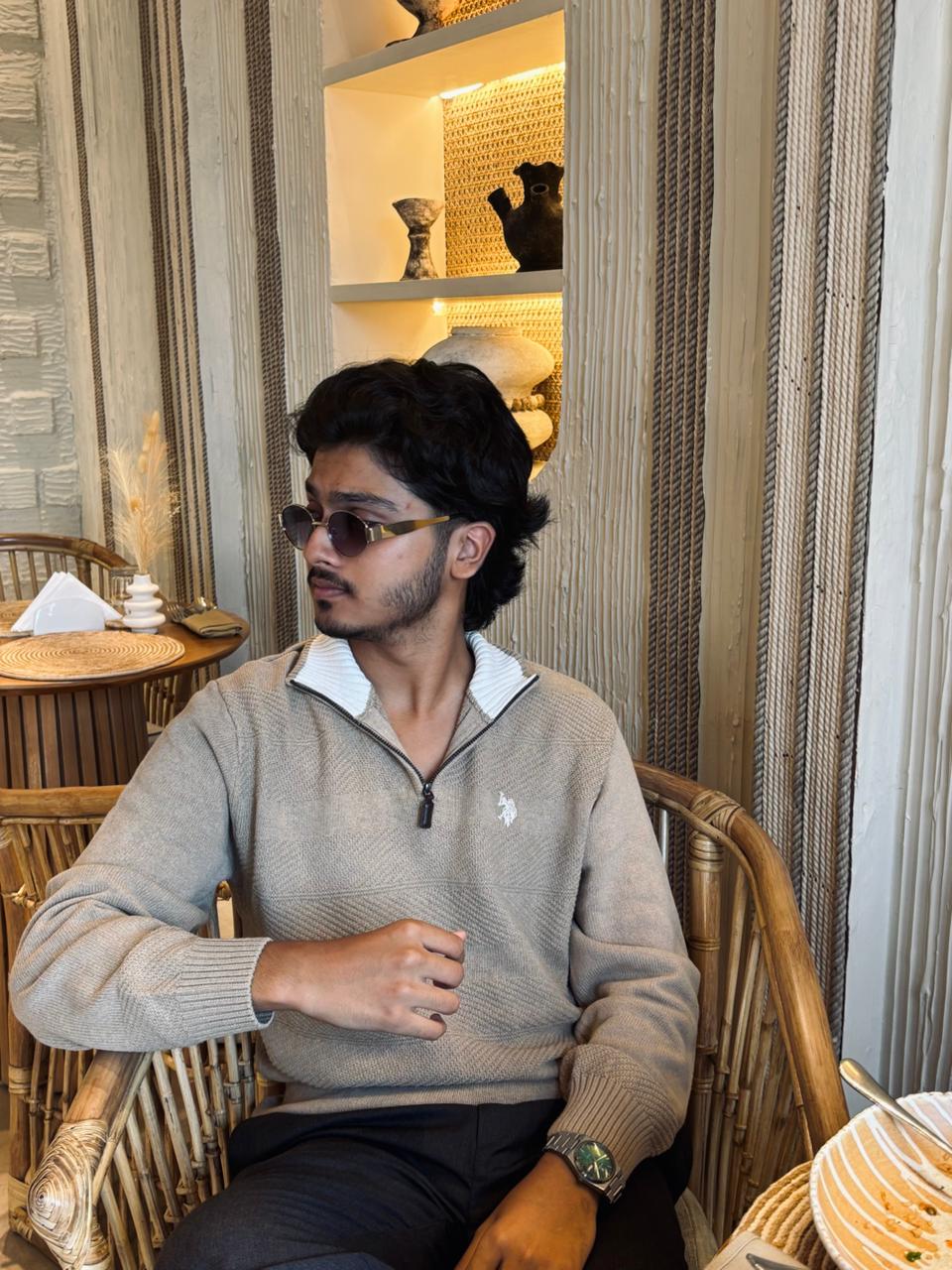 HALF ZIPPER SWEATER - BEIGE